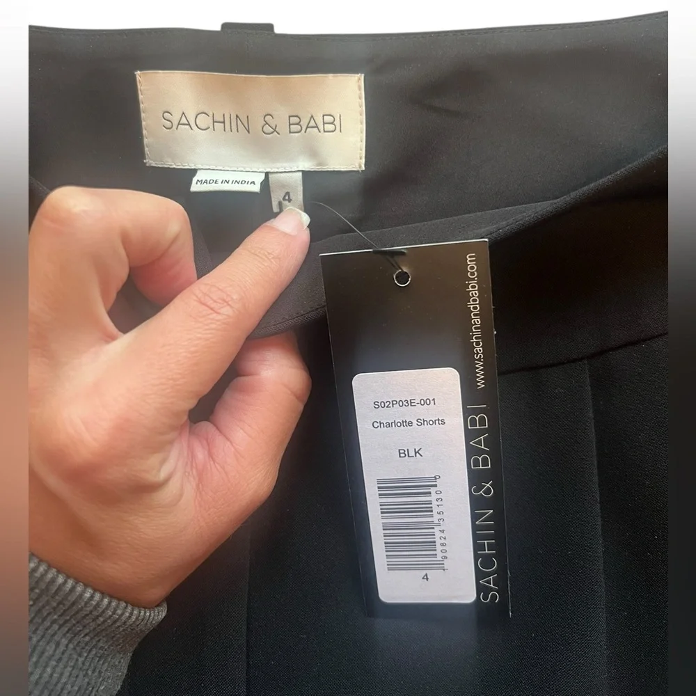 Sachin & Babi Anthropologie Pleated‎ Shorts in Black